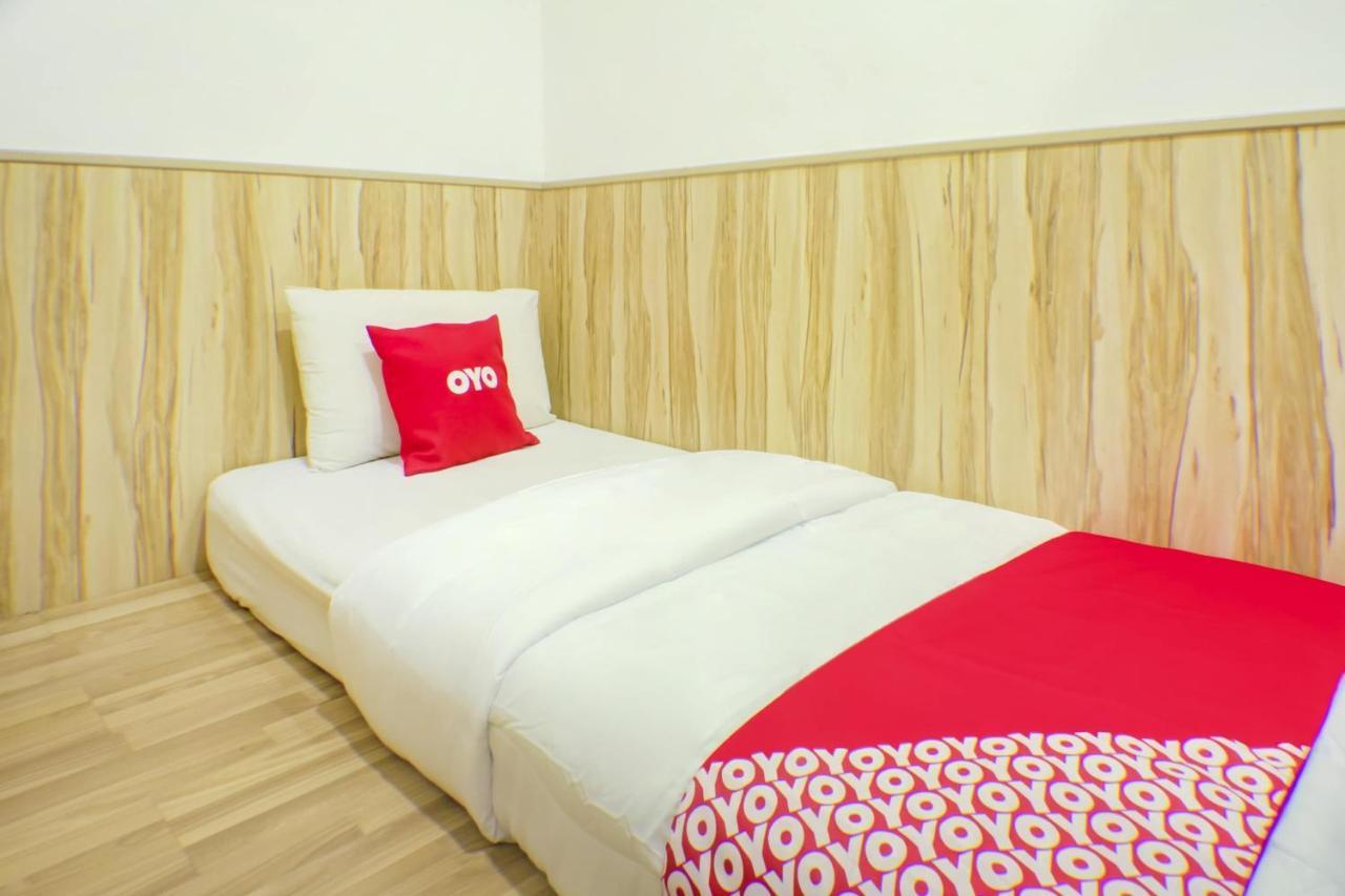 Oyo 90028 Ragula Hotel Johor Bahru Eksteriør billede
