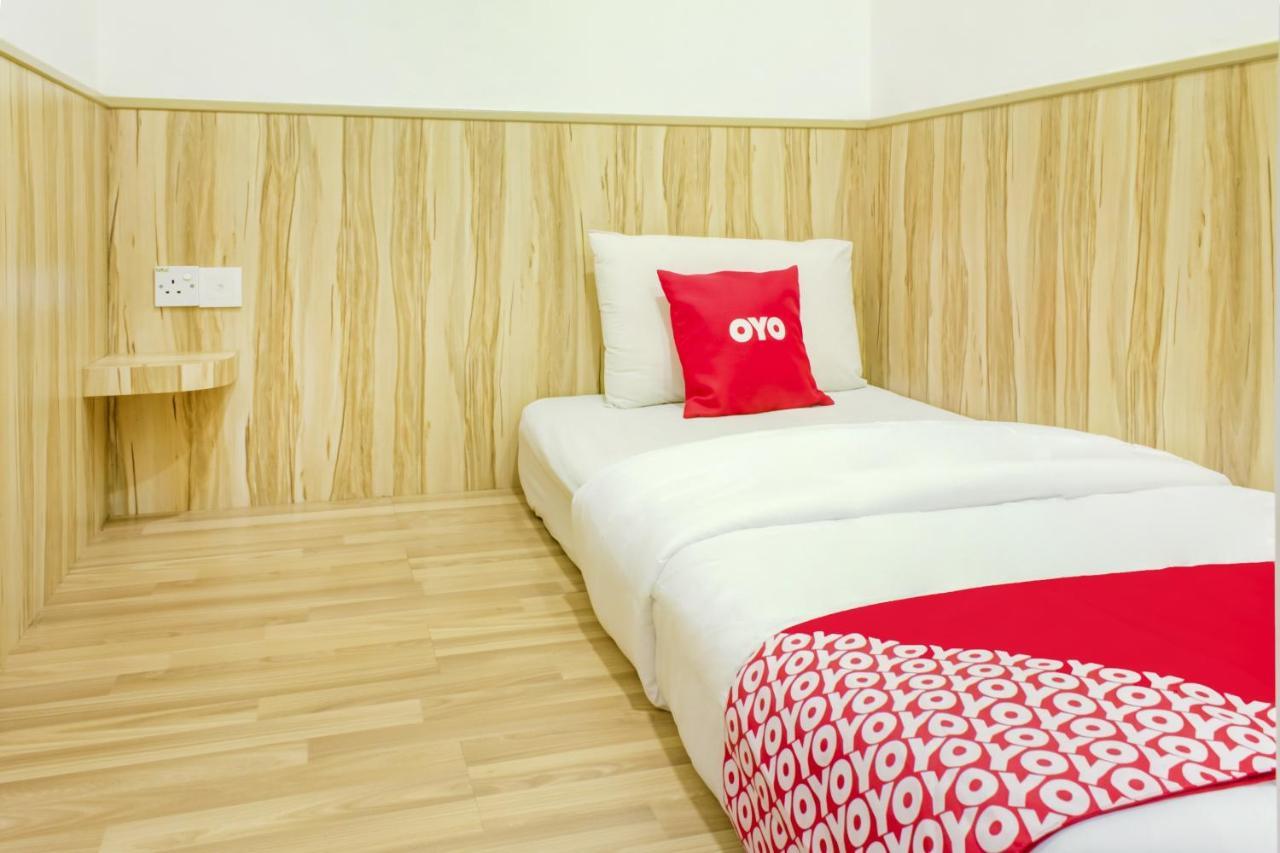 Oyo 90028 Ragula Hotel Johor Bahru Eksteriør billede