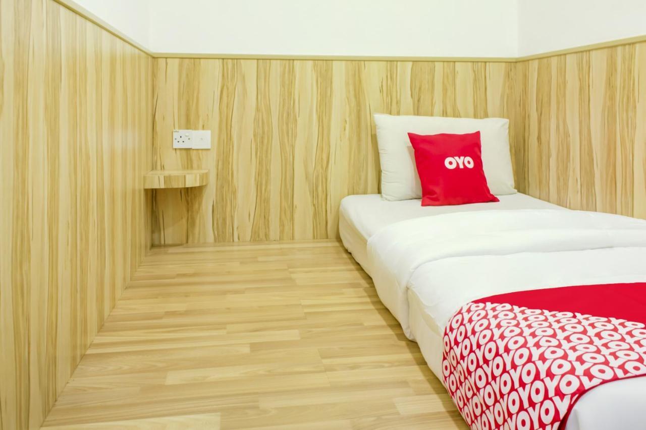 Oyo 90028 Ragula Hotel Johor Bahru Eksteriør billede