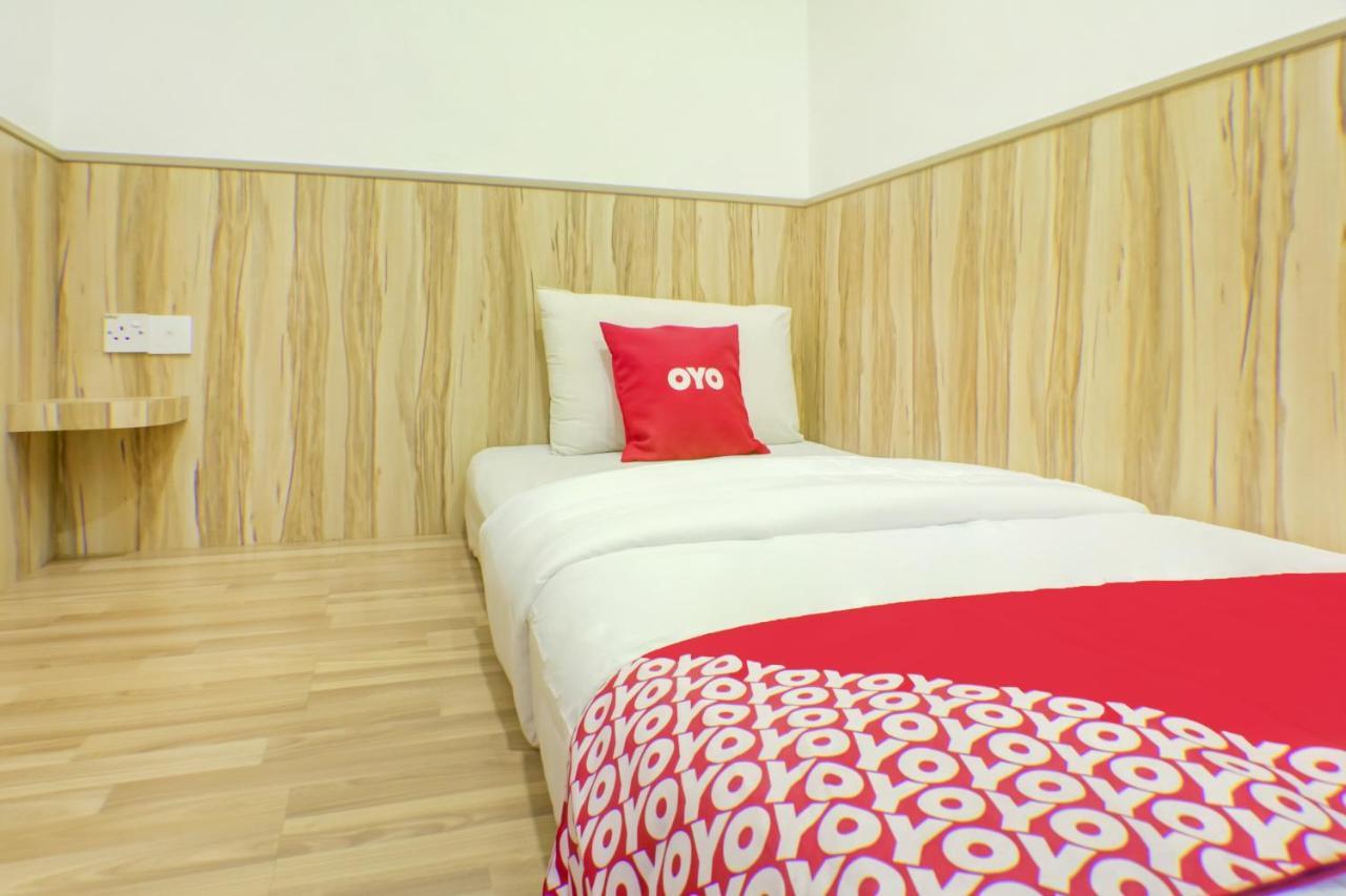 Oyo 90028 Ragula Hotel Johor Bahru Eksteriør billede